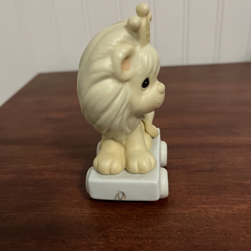 Vintage Birthday Circus Train Series Precious Moments Lion Age 5 1985 #15989 - Picture 2 of 4